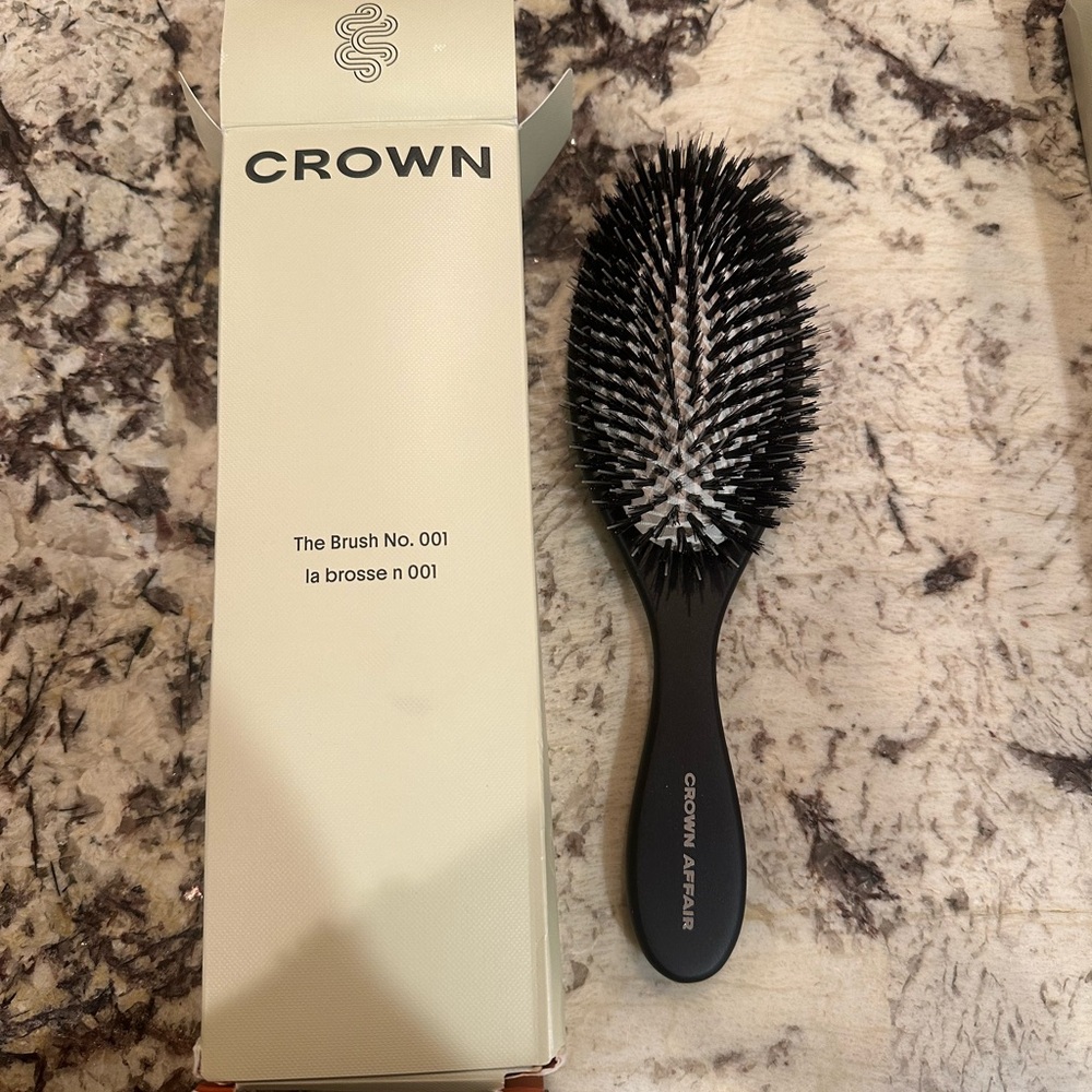 Crown Affair Black Oval Boar Bristle Hair Brush